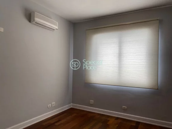 Imagem Excelente apartamento com 228m² no Jardim América. Inteiramente reformado, planta quadrada, pé di...
