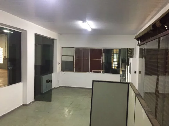 Imagem Barracão comercial com 853,80m2 de construção em terreno de 998,50m2 no centro de Limeira em exce...