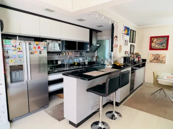 Imagem Apartamento de alto padrão à venda em Cerqueira César com 3 quartos, 2 suítes e 138m² - São Paulo-SP.