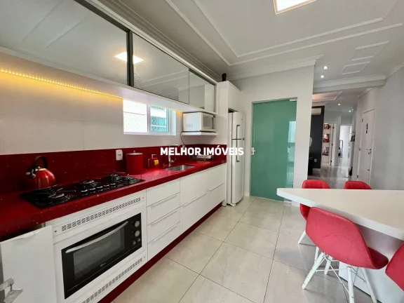 Imagem Apartamento mobiliado à Venda com 2 Suítes e 2 vagas de garagem privativa localizado em Meia Praia Itapema