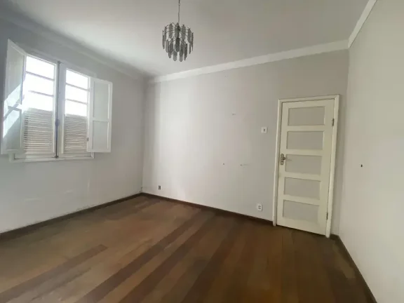 Imagem Casa Antiga com Alma e Charme no Coração de Barbacena!