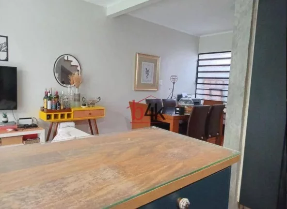 Imagem Casa no Campo Belo - SP com 3 dormitórios sendo 1 suíte.