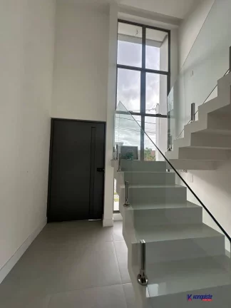 Imagem CASA DE ALTO PADRÃO COM PISCINA E SUÍTES LUXUOSAS: CONFORTO E SOFISTICAÇÃO
