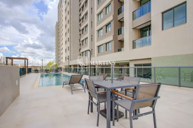 Imagem Apartamento moderno e bem distribuído, com uma suíte ampla, já com espaço planejado para armári...