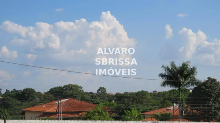 Imagem Chácara com 2800 m2 no Condomínio Chácaras Flórida em Itu SP - Chácara com 2 casas integradas a natureza