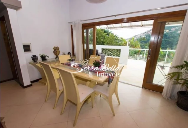 Casa com 3 dormitórios à venda, 530 m² por R$ 1.790.000,00 - Várzea - Teresópolis/RJ