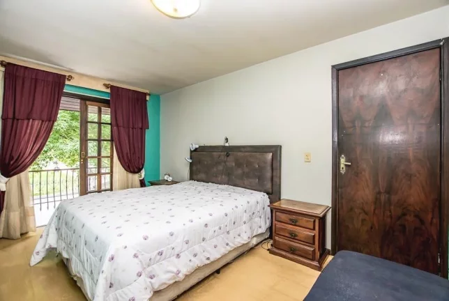 Imagem Sobrado 4 quartos no Santo Inácio.