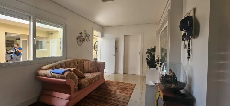 Imagem Casa Para Locação,360m2. Finamente Mobiliada, 5 Dormitórios(3 Suítes), 6 Vagas , Santa Mônica, Florianópolis/SC