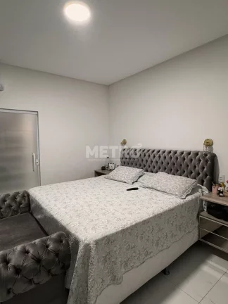 Imagem Casa no Alphaville, 3 quartos, sendo um suíte com closet, cozinha Integrada