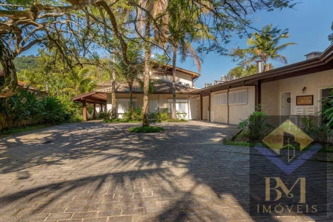 Imagem Belissima casa a venda no Litoral Norte, pé na areia, ideal para pousada.
