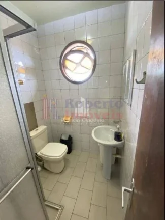 Imagem Sobrado com 05 dormitórios (Sendo 01 Suíte) à 180m da Praia!