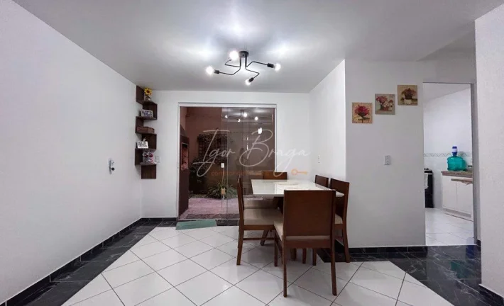 Imagem Sobrado de 3 Quartos à Venda em Condomínio Fechado em Campo Largo - Aparecida