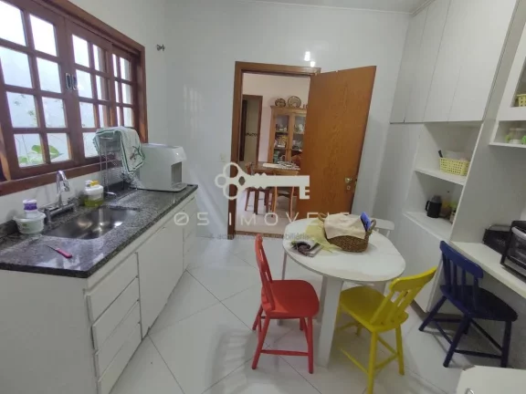 Imagem Casa à venda na Granja Viana – 3 dormitórios, 1 suíte !