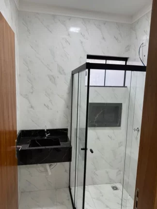 Imagem Alto Padrão para Venda em Maringá, Conjunto Habitacional Requião, 3 dormitórios, 1 suíte, 2 banheiros, 1 vaga