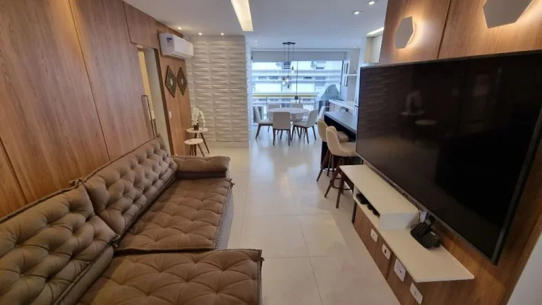Imagem MARAVILHOSO APARTAMENTO TOTALMENTE REFORMADO, 2 VAGAS, VISTA MAR E LAZER.