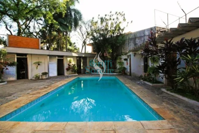 Imagem Sobrado à Venda em Alto de Pinheiros - São Paulo/SP.