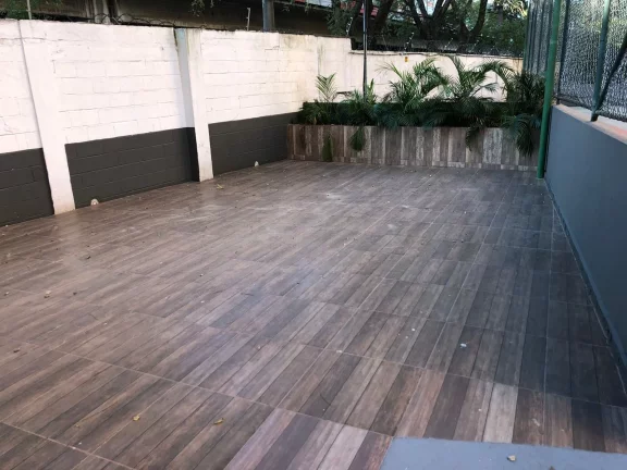 Imagem Ótima localização - Apartamento Andar Alto de 2 dormitórios e 1 vaga de garagem ao Lado da Estação Brás