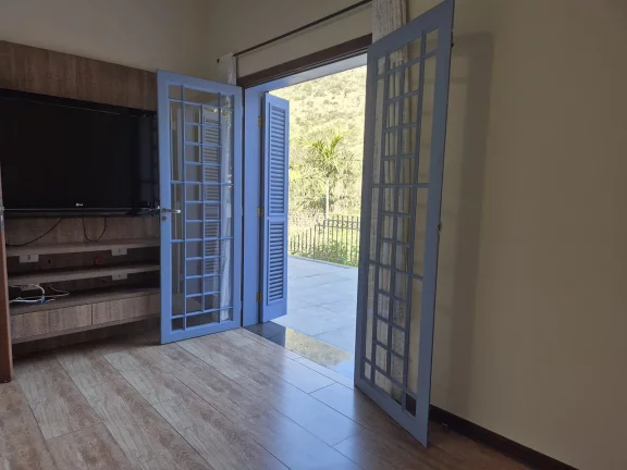 Imagem Casa dos Sonhos em Condomínio Flamboyant – Vista Exclusiva para a Pedra Grande, Atibaia/SP