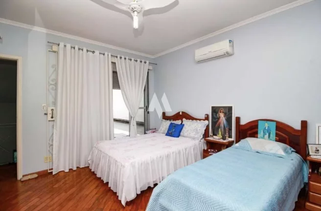 Imagem Casa isolada á venda em Santos !