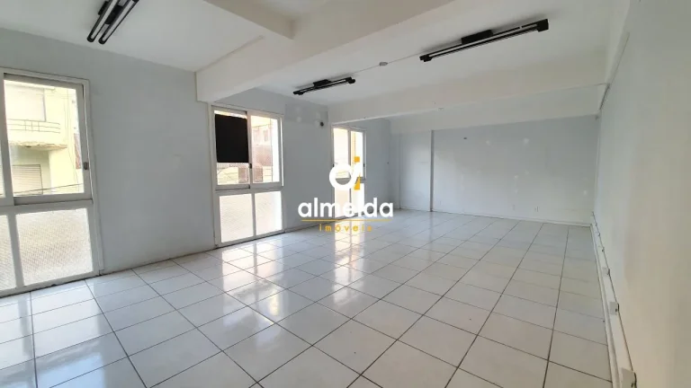 Imagem Sala Comercial 4 dormitórios à venda Centro Santa Maria/RS