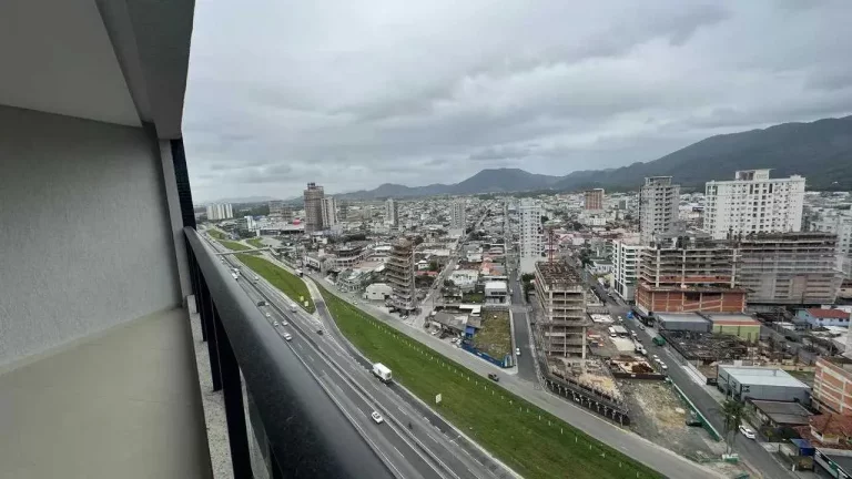 Imagem Apartamento com 3 suítes e 2 vagas de garagem em - Meia Praia, Itapema/SC