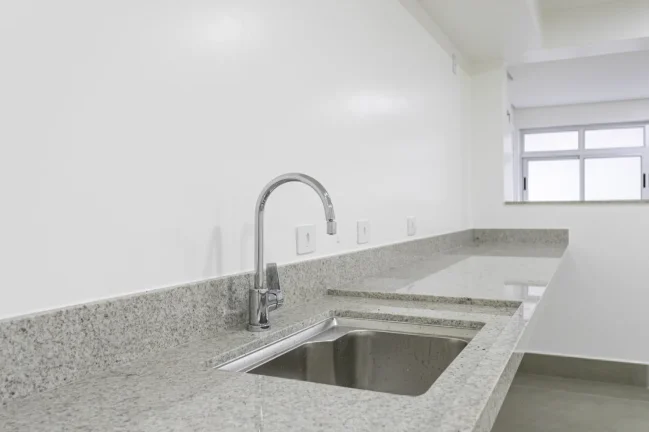 Imagem Apartamento 263M² Reformado, 4Q, 2 Suítes, 3 Banheiros, 2 Vagas, Lavabo, Academia, Piscina, Churrasqueira, Salão de Festas e Jogos, Quadra.