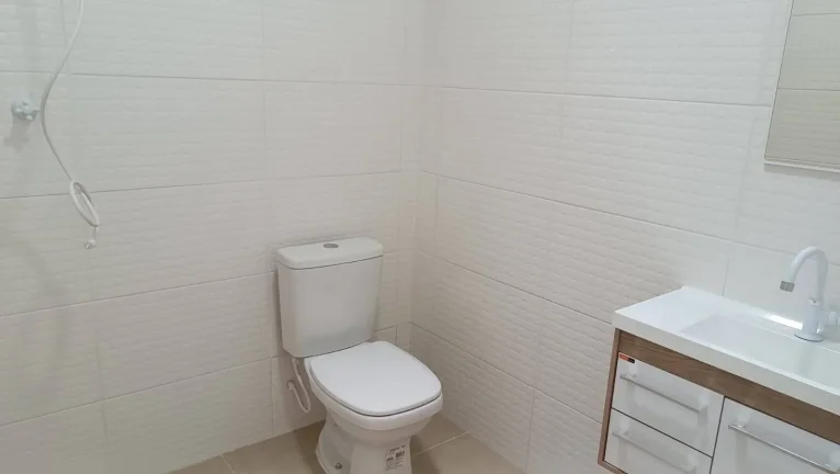 Imagem Casa Nova com 2 dormitórios e 1 suíte no Jardim Aeroporto