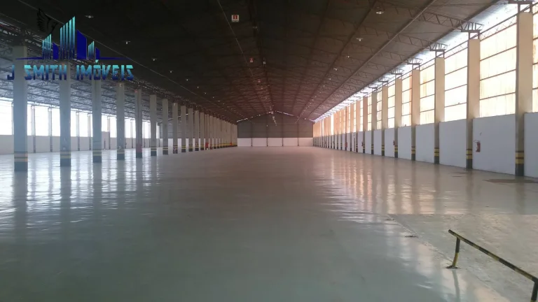 Imagem GALPÃO 10.000m², TERRENO 15.000m², 12 DOCAS, PISO EM EPOXI, NA CASTELO.