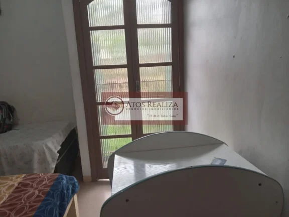 Imagem OPORTUNIDADE: Casa a venda no residencial Cocia. Vendo casa no residencial Cocaia, em um terreno de 252M² casa de esquina, com 2 Dormitórios, 2 banheiros, 2 Vagas de garagem, quintal amplo, canil separado. Valor de oportunidade, R$ 450k aceita financiamen