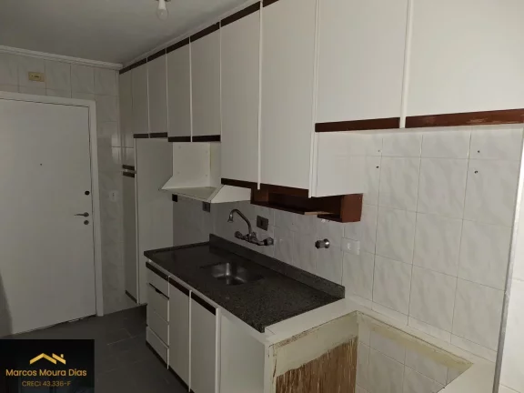 Imagem Apartamento com sacada em Pinheiros, 2 dormitórios ( 1 suíte) e 2 vagas,Edifício com Portaria 24 hs, Gerador e Lazer