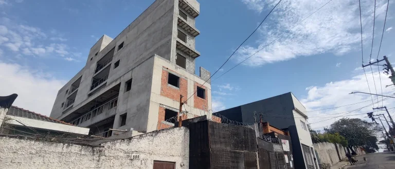 Imagem Apartamento com 2 dormitórios à venda na Parada XV de Novembro