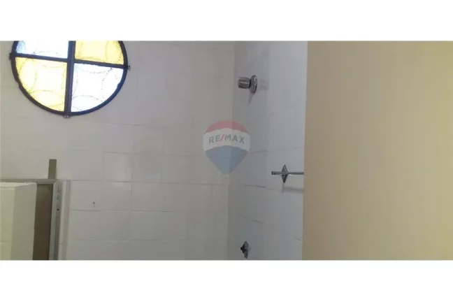 Imagem Imóvel amplo bem localizado no centro comercial ao lado do Shopping Partage