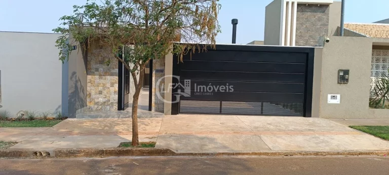 Venda de Casa de 3 quartos na Vila do Polonês em Campo Grande-MS: 230m², suite, 4 vagas
