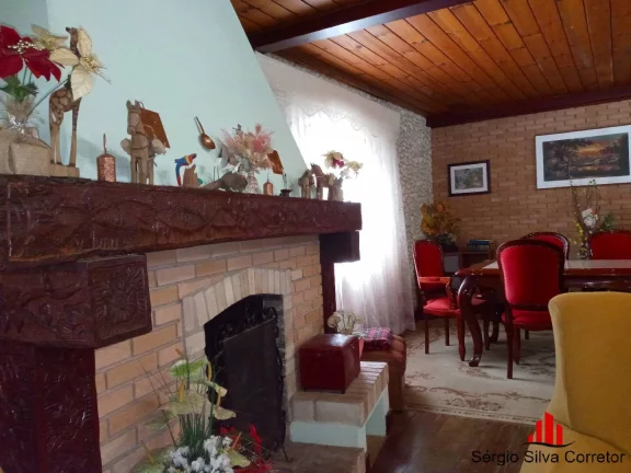 Imagem Casa Com 06 Dormitórios a Venda, Por R$ 850.000,00 na Região de Abernéssia.