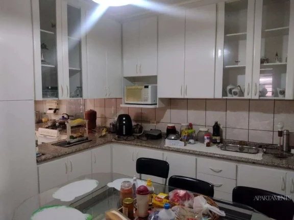 Imagem Casa com 250m2 com 2 vagas , edícula , quintal enorme e lavanderia