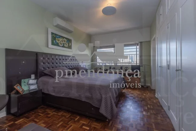 Imagem Apartamento reformado na Av Higienópolis com 3 quartos ( 1 suíte ) e 2 vagas, 219m³