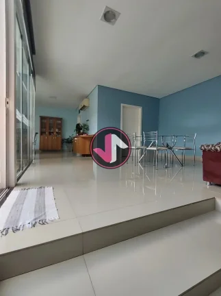 Imagem BELÍSSIMO SOBRADO RECÉM REFORMADO COM ACABAMENTO DE PRIMEIRA Este sobrado é uma verdadeira obra-p...