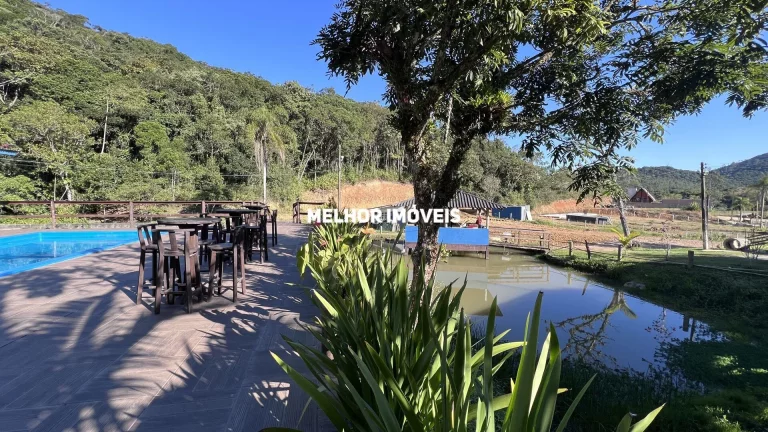 Imagem Chacara a venda em Camboriú com 14.000 m²