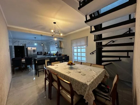 Imagem Sobrado com 4 dormitórios à venda, 276 m² por R$ 895.000,00 - Vila Lúcia - Poá/SP