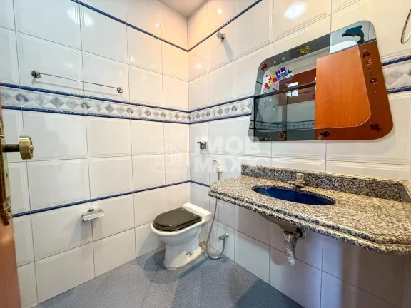 Imagem Casa para Alugar no Núcleo Bandeirante, 5 Quartos, 3 Suítes, 378m²