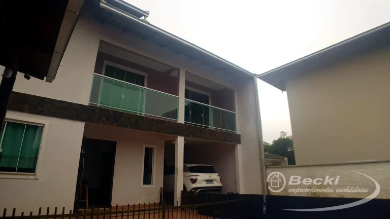 Imagem Sobrado negociável no bairro Santa Catarina - Joinville