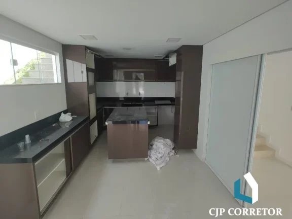 Imagem Casa em Condomínio de luxo com 4 suítes.
