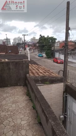 Imagem Casa à venda em Praia Grande-SP, bairro Ocian: 2 quartos, 1 sala, 1 banheiro, 2 vagas, 150m². Imperdível oportunidade!