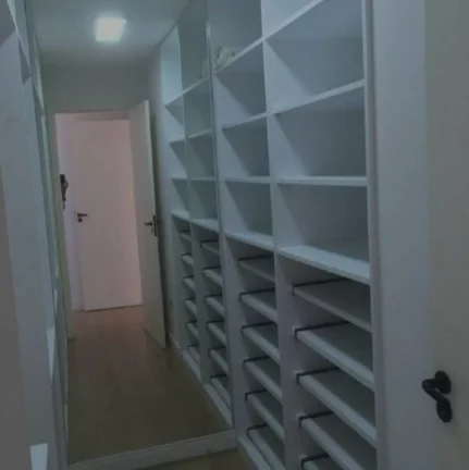 Imagem Apartamento à venda no Cond. Victoria Garden - 2/4 com suíte, área de lazer e vaga de garagem.