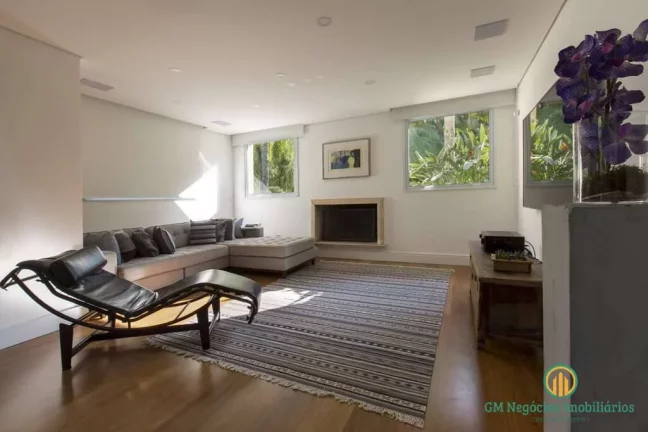 Imagem Casa Maravilhosa e impecável - 5 suites + chalé hóspedes! Em Condominio