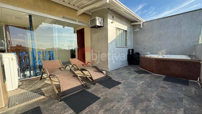 Imagem Cobertura duplex para venda, a 50 metros da Praia do Forte - Cabo Frio