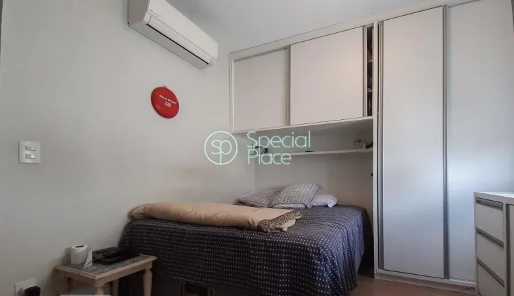 Imagem Cobertura impecável ao lado do Horto. São 210m² de área privativa, 3 dormitórios ( 2 suítes) e...