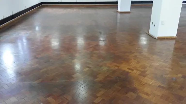 Imagem Conjunto comercial na República junto ao metrô