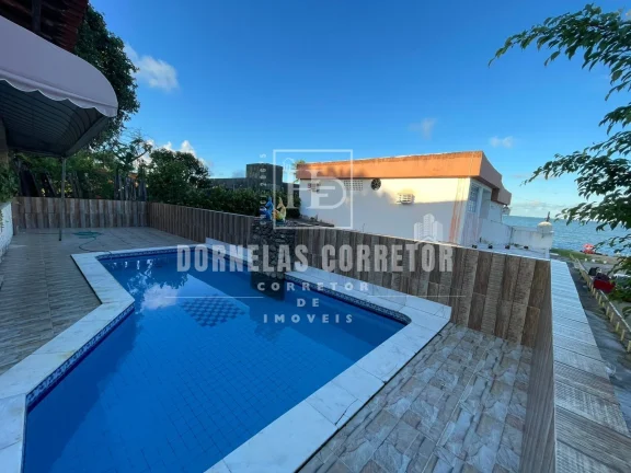 Imagem CASA ALTO PADRÃO COM 5 QUARTOS, DE FRENTE PARA O MAR, NA ESQUINA DA AVENIDA PRINCIPAL