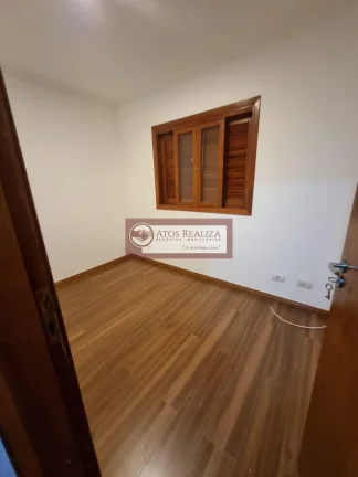 Imagem Oportunidade Exclusiva no Campo Grande a Venda. Vendo Sobrado em Condomínio fechado na Sabará região de campo grande, São 3 Dormitórios, sendo 1 Suíte, todos com Armários, cozinha planejada, 2 vagas fixas subterrâneas, Churrasqueira e Quintal. Valor de Su